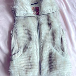Faux fur vest for women
